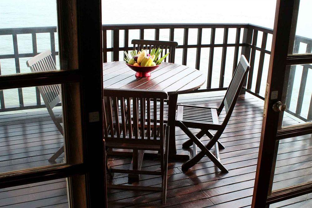Hotel Avillion Port Dickson Zewnętrze zdjęcie A balcony