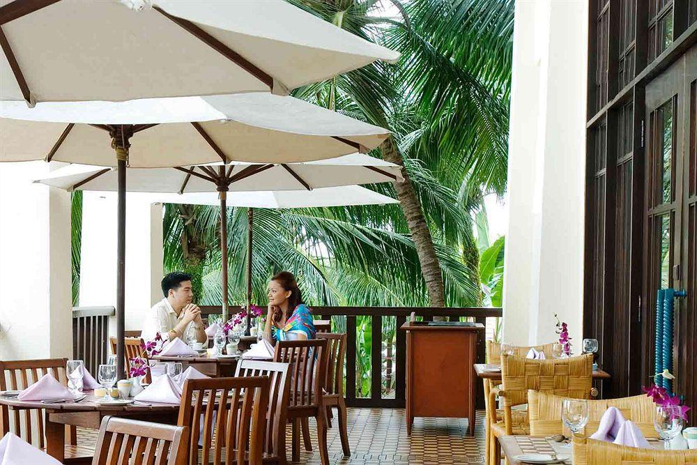 Hotel Avillion Port Dickson Zewnętrze zdjęcie The restaurant at the hotel