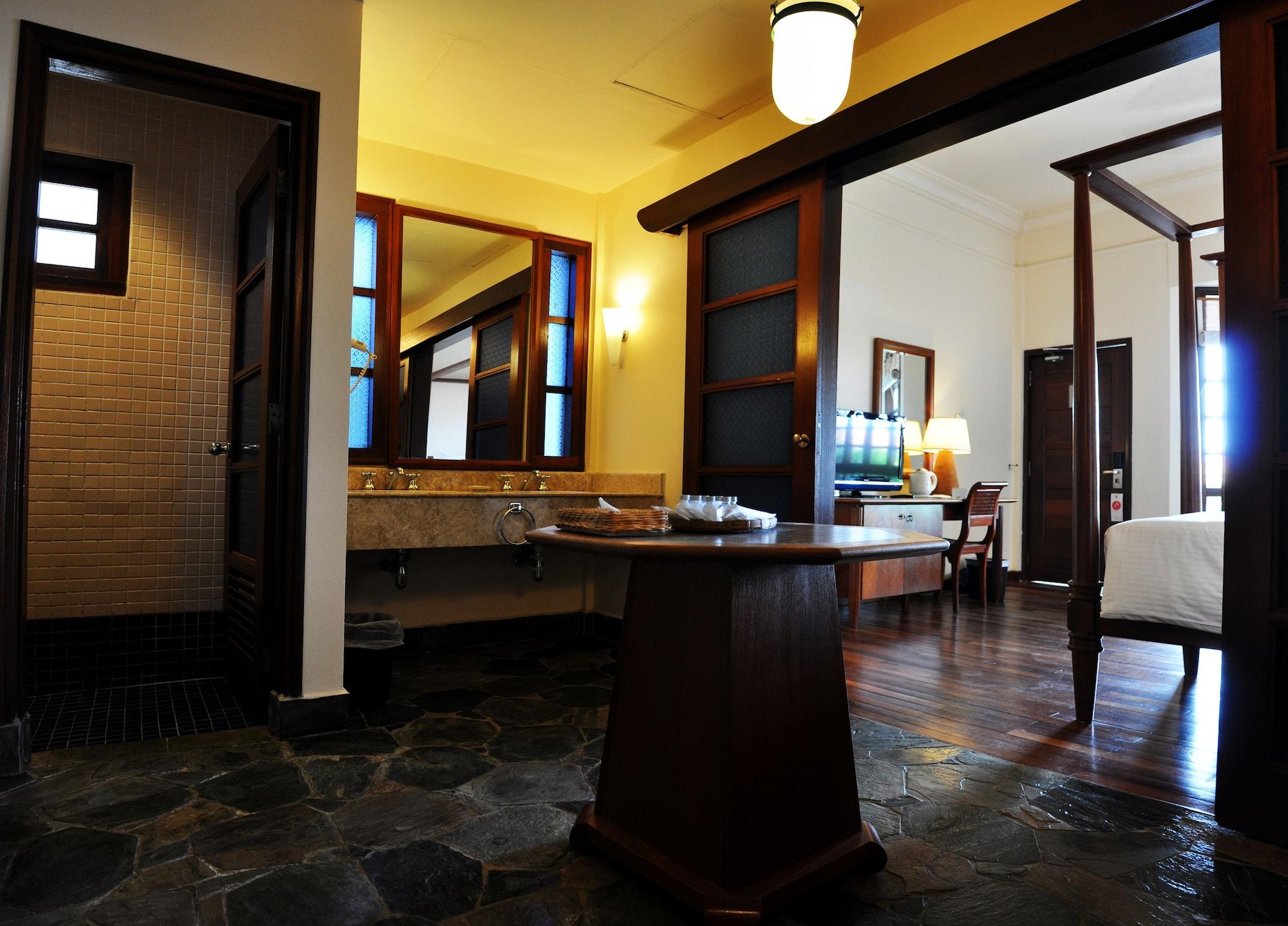 Hotel Avillion Port Dickson Zewnętrze zdjęcie A suite at the hotel