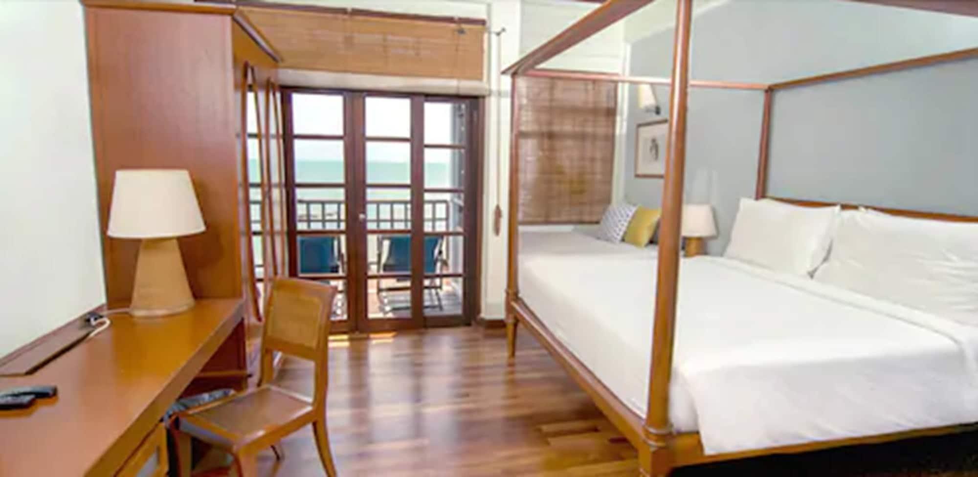 Hotel Avillion Port Dickson Zewnętrze zdjęcie A room at the hotel
