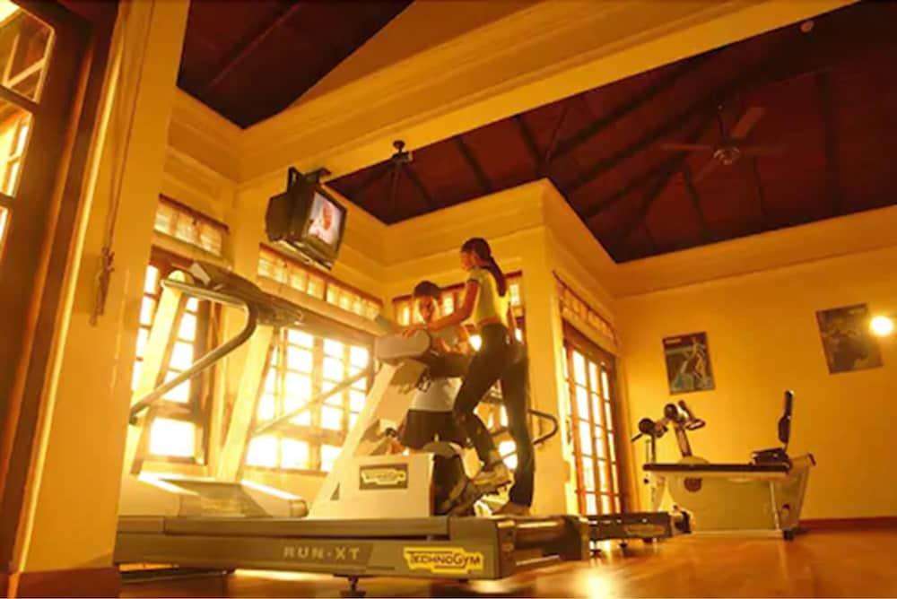 Hotel Avillion Port Dickson Zewnętrze zdjęcie The gym at the hotel