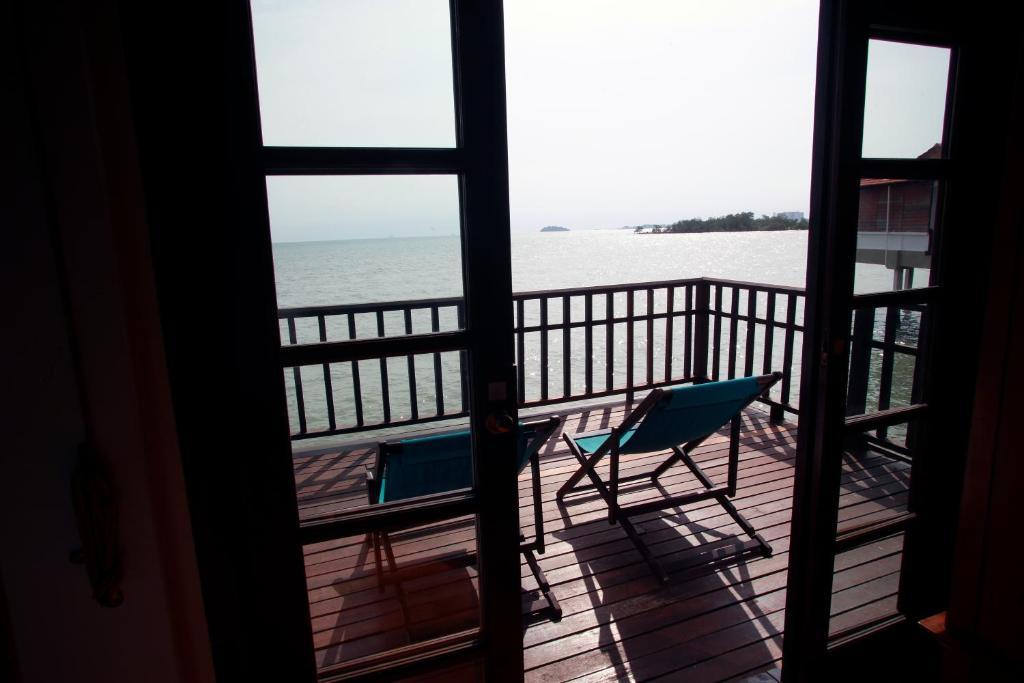 Hotel Avillion Port Dickson Pokój zdjęcie View from a chalet