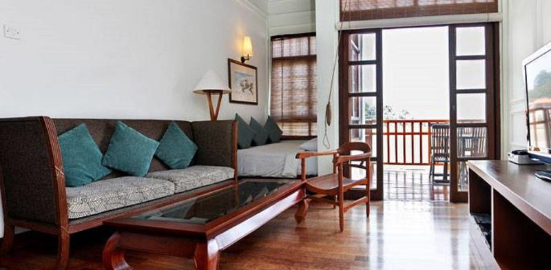 Hotel Avillion Port Dickson Zewnętrze zdjęcie A living room in a hotel